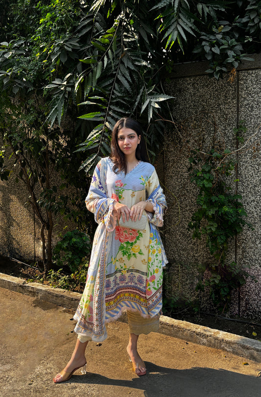 Yukta in Mia Suit Set
